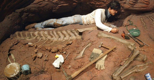 Detection of giant dinosaur fossils in Argentina