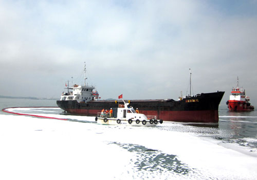 Disaster response for Dung Quat oil refinery