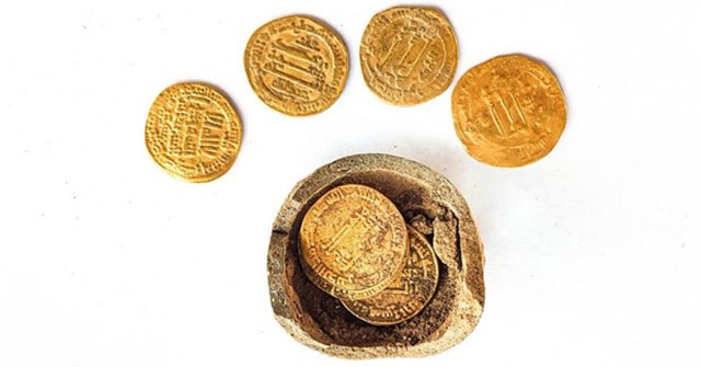 Discover 1,200 year old gold coins in Israel