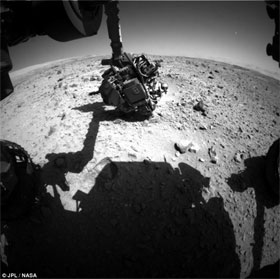 Discover a mysterious light trail on Mars