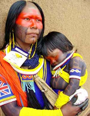 Discover an isolated tribe with the world in the Amazon forest