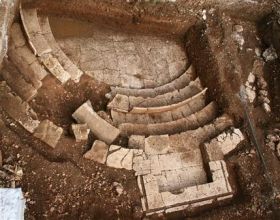 Discover ancient treasures in Greece