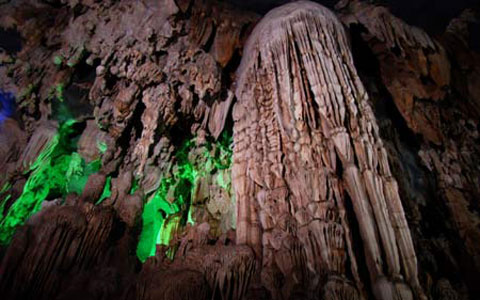 Discover beautiful cave in Quang Binh
