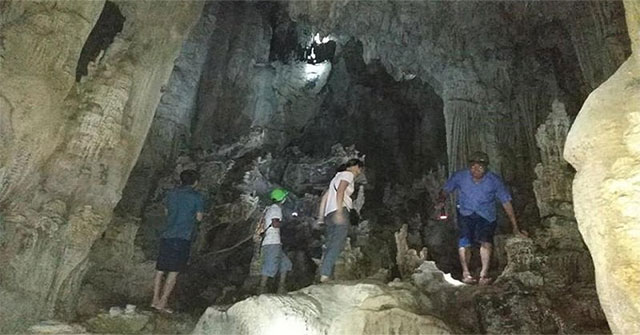 Discover beautiful stalactite caves, with strange shapes in Quang Tri