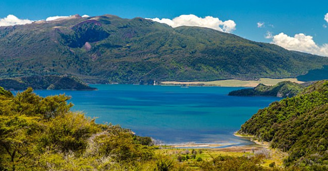 Discover the 8th natural wonder of the world, buried 10m under lava