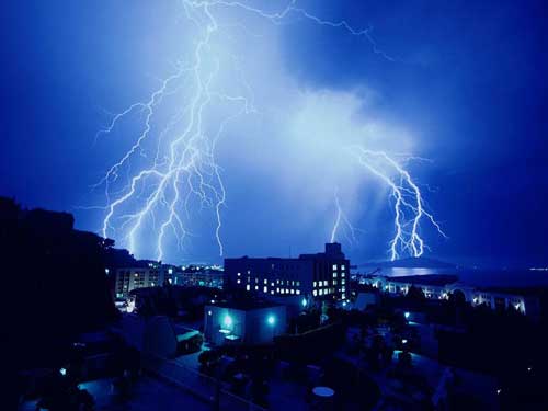 Discover the mystery of the survivors after being struck by lightning