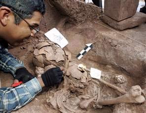 Discovered a 1300-year-old Tiwanaku tomb
