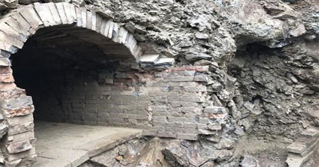 Discovered a 2,000-year-old ancient tomb in Central China