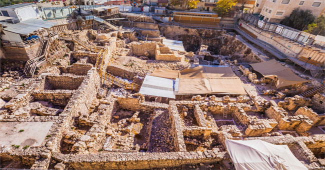 Discovered a 2,000-year-old ring in the ancient city of Jerusalem