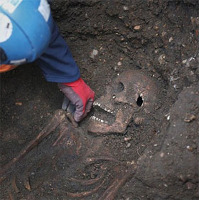 Discovered a mass grave from the XV century in London