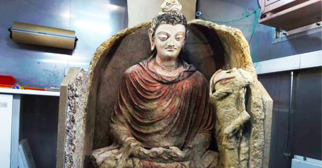 Discovered an ancient Buddha image of 2000 years of rare and rare blush
