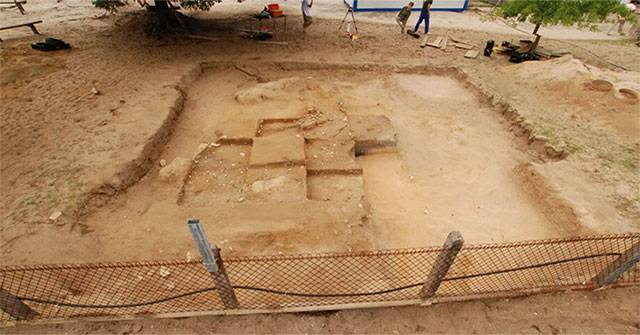 discovered burial mounds 5,600 years old