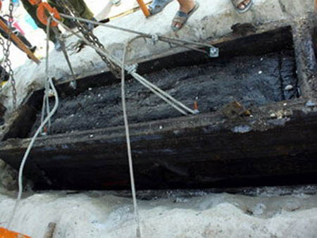 Discovered more than 200 years old mummy in Dong Nai