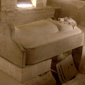 Discovered the ancient Egyptian coffin