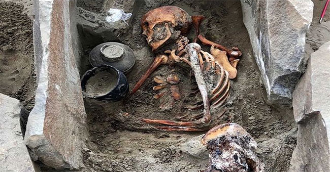 Discovered the mummy 'beauty sleeping in the lake' 2,000 years old wearing a silk dress