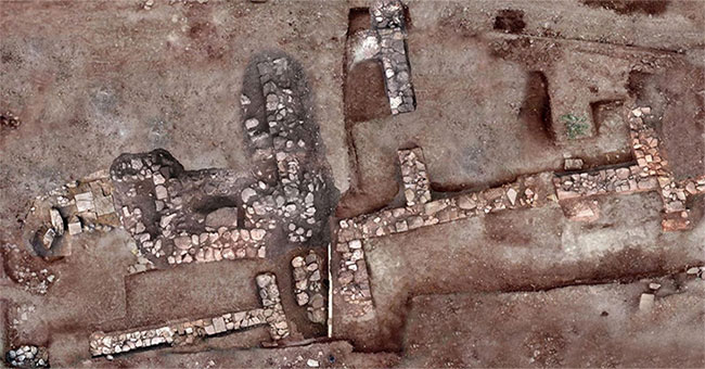 Discovered the remains of the ancient city built by the former Trojan prisoner