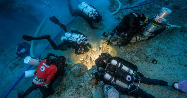 Discovering a 2,000-year-old remains in a shipwreck in the Mediterranean