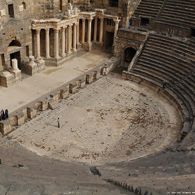 Discovering a huge ancient Roman theater in England