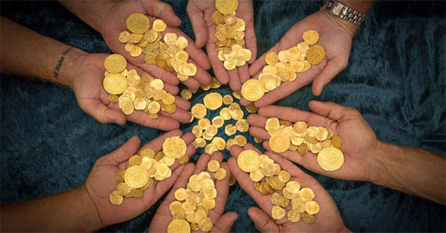 Discovering a treasure of 4.5 million USD on the seabed