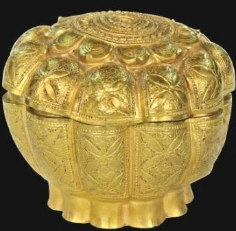 Discovering extremely rare gold treasures in the Tran dynasty