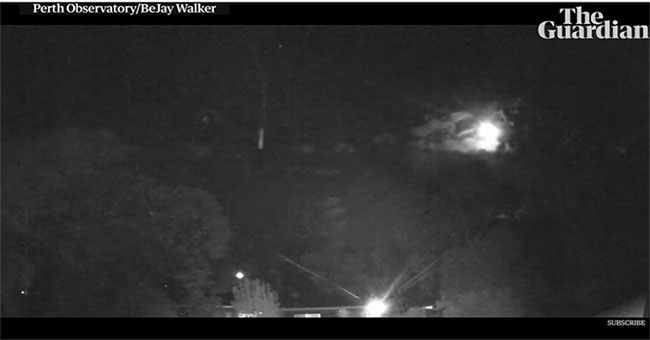 Discovering the 'giant fireball' in the night sky in Perth, Australia