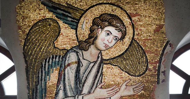 Discovering the portrait of gold encrusted angel where Jesus was born