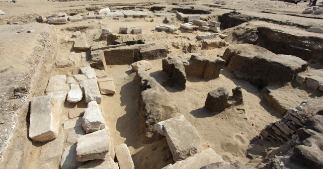Discovering vestiges of the temple dating back to 3,200 years in Egypt