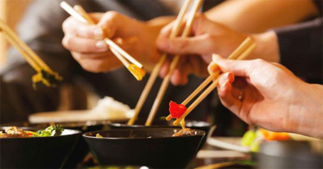 Diseases that are easily transmitted by eating and drinking must be avoided