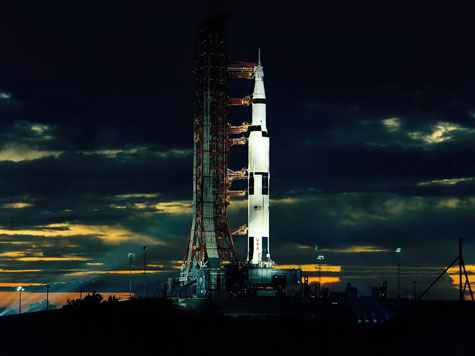 Do Americans come to the real Moon?