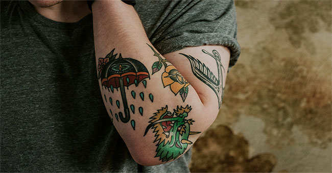 Does the tattoo smell anything?
