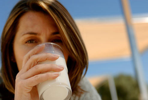 Drinking milk keeps the waist
