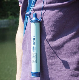 Drinking toilet water directly with a smart syringe