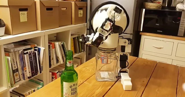 Drinky: The world's first drinking buddy robot was born in Korea