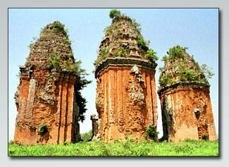 Duong Long tower may be the place where Cham king was buried