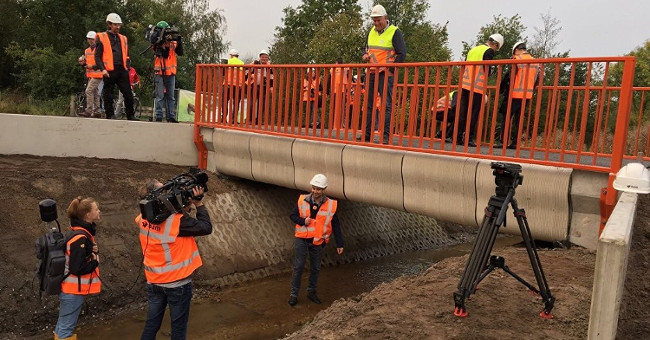 Dutch bridge construction using 3D printing technology