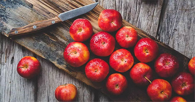 Each apple contains up to 100 million beneficial bacteria for health