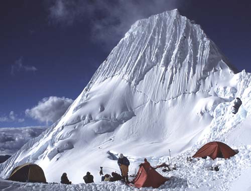 Earth warms, ice mountains melt