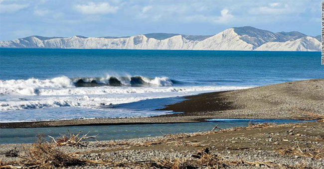 Earthquakes pulled two New Zealand islands closer together