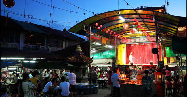 Eastern Asian customs in the month of the soul