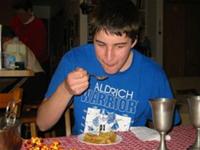 Eating quickly may cause intestinal perforation