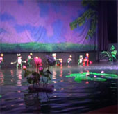 Educating students to protect the environment with puppets