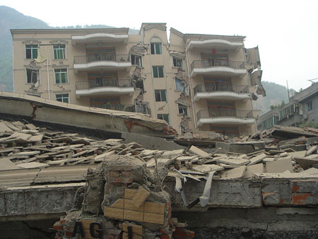 Effect of Sichuan earthquakes on brain activity in survivors