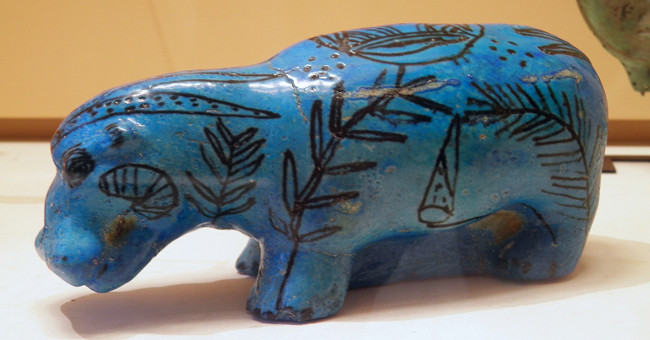 Egyptian blue 'alive' from the tomb