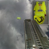 Emergency umbrella for people working on skyscrapers