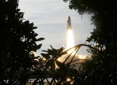 Endeavor takes off after many delays