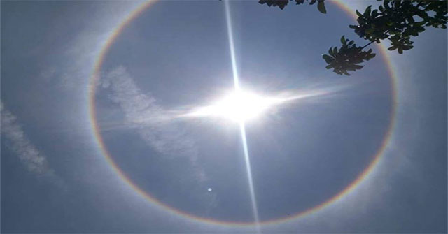Enjoy the halo phenomenon that surrounds the sun in Quang Nam