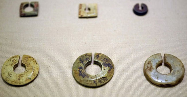 Entire items of Vietnamese women 3,000 years ago