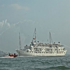 Escape skills when yachts meet fire