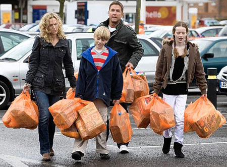 Europe charged with plastic bag death