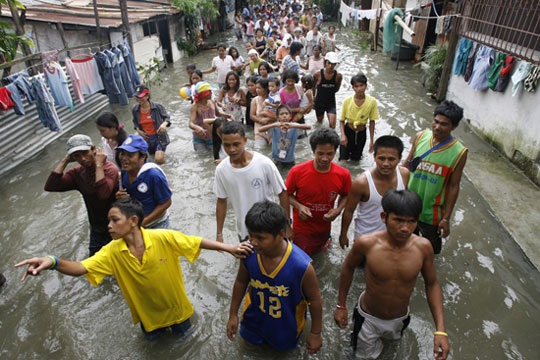 Evacuate people along the river, lowland to a safe place